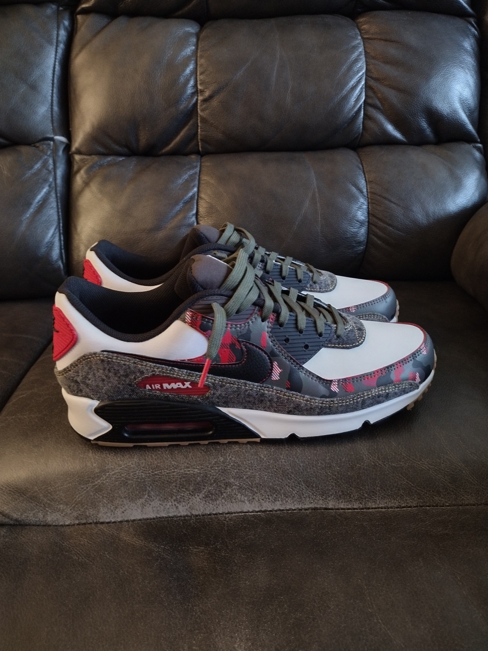 Nike Air Max 90 SE Men’s Sneakers in Black, Grey & Red Camouflage